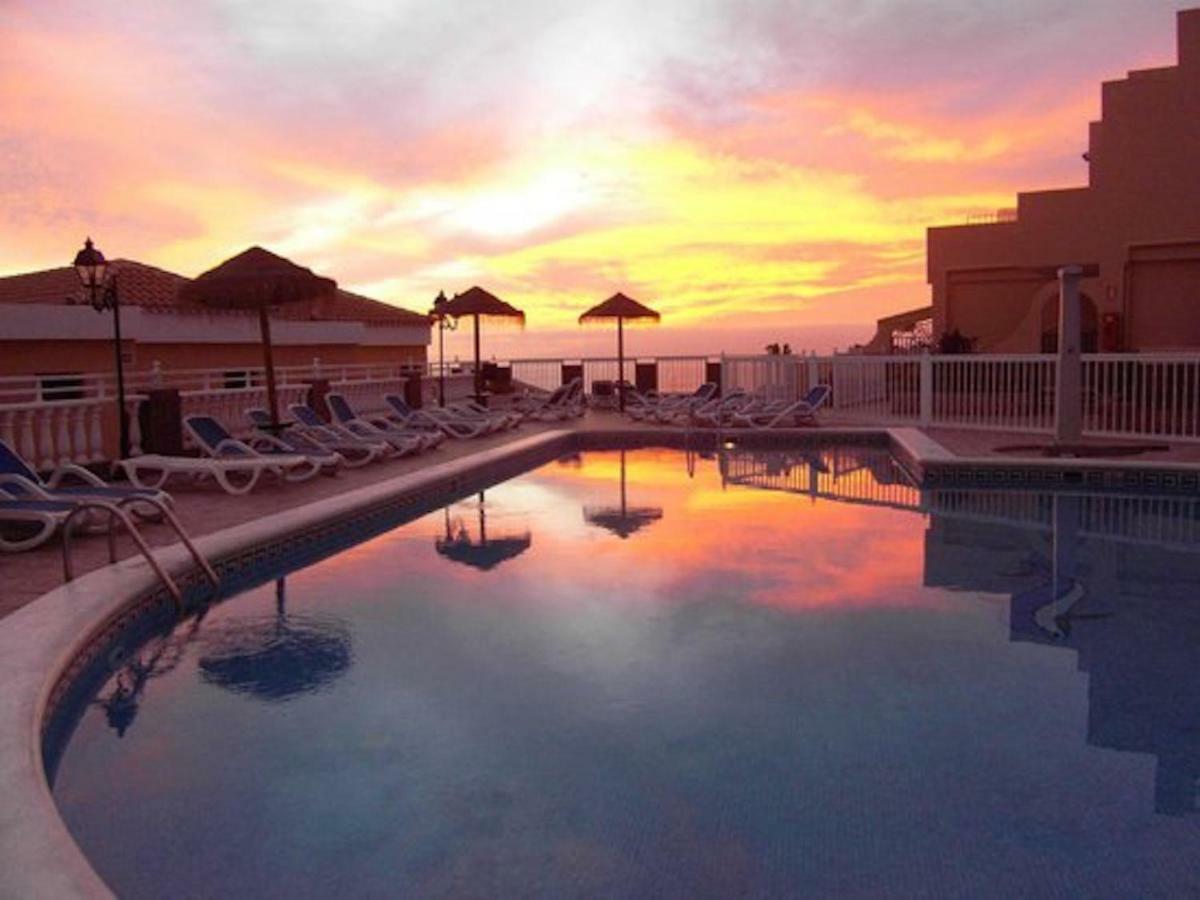 Golden Paradise Seaview Адехе Экстерьер фото